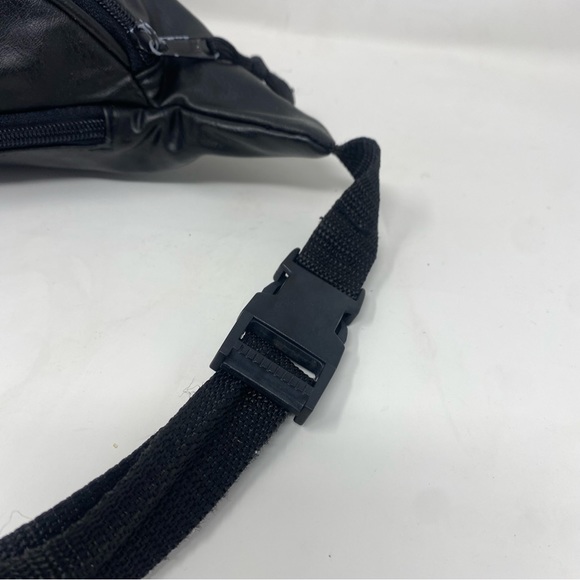 Vintage Flight Pax Black Faux Leather Fanny Pack / Waist Pack Unisex 80's 90's - Picture 8 of 8